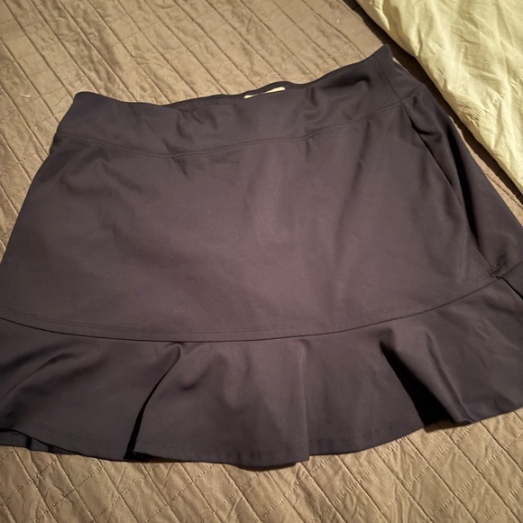 Tommy Bahama golf navy ruffle Women's Skort size large worn once - Picture 1 of 7